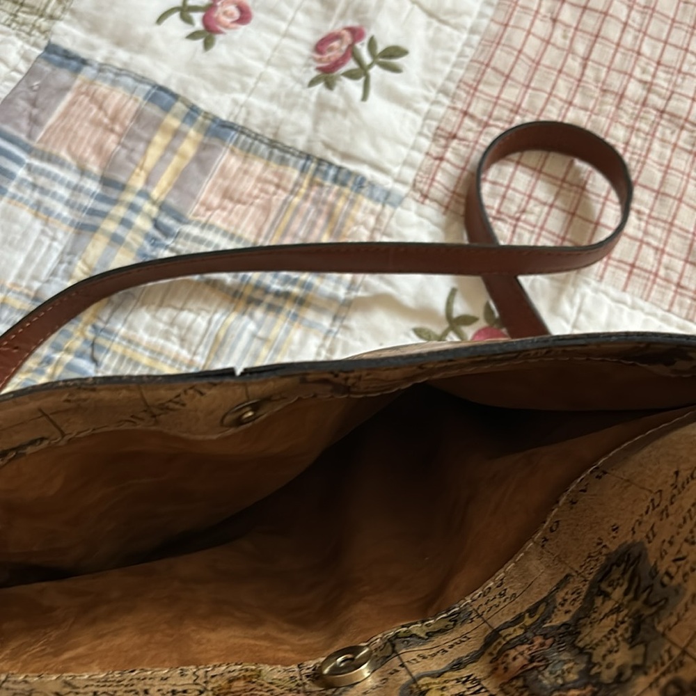 Patricia Nash European Map 13” x 10” x 5”leather adjustable strap crossbody bag - Picture 6 of 13
